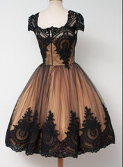 Black Lace Short Vintage Prom Dress with Cap Sleeves