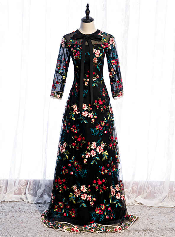 A-Line Black Tulle Embroidery Long Sleeve Prom Dress