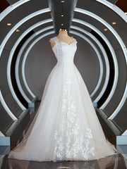 Wedding Dress Perfect For Summer, A-Line/Princess Sweetheart Sweep Train Lace Wedding Dresses with Appliques Lace