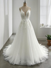 Wedding Dresses And Veils, A-Line/Princess V-neck Sweep Train Tulle Wedding Dresses With Appliques Lace