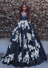 Formal Dress Vintage, Ball Gown Off-the-Shoulder Sleeveless Court Train Tulle Prom Dress With Pleated Appliqued