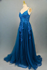 Blue A-line V Neck Prom Dresses Spaghetti Straps Sweep Train Tulle Evening Dresses With Appliqued