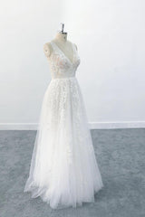 Weddings Dresses Simple, Elegant Long  A-line V-neck Appliques Tulle Backless Wedding Dress