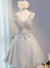 Gray Tulle Appliques V-neck Homecoming Dress