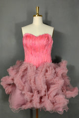 Pink Homecoming Dresses Sweetheart Neck Short Prom Dresses A Line Party Dress with Feather