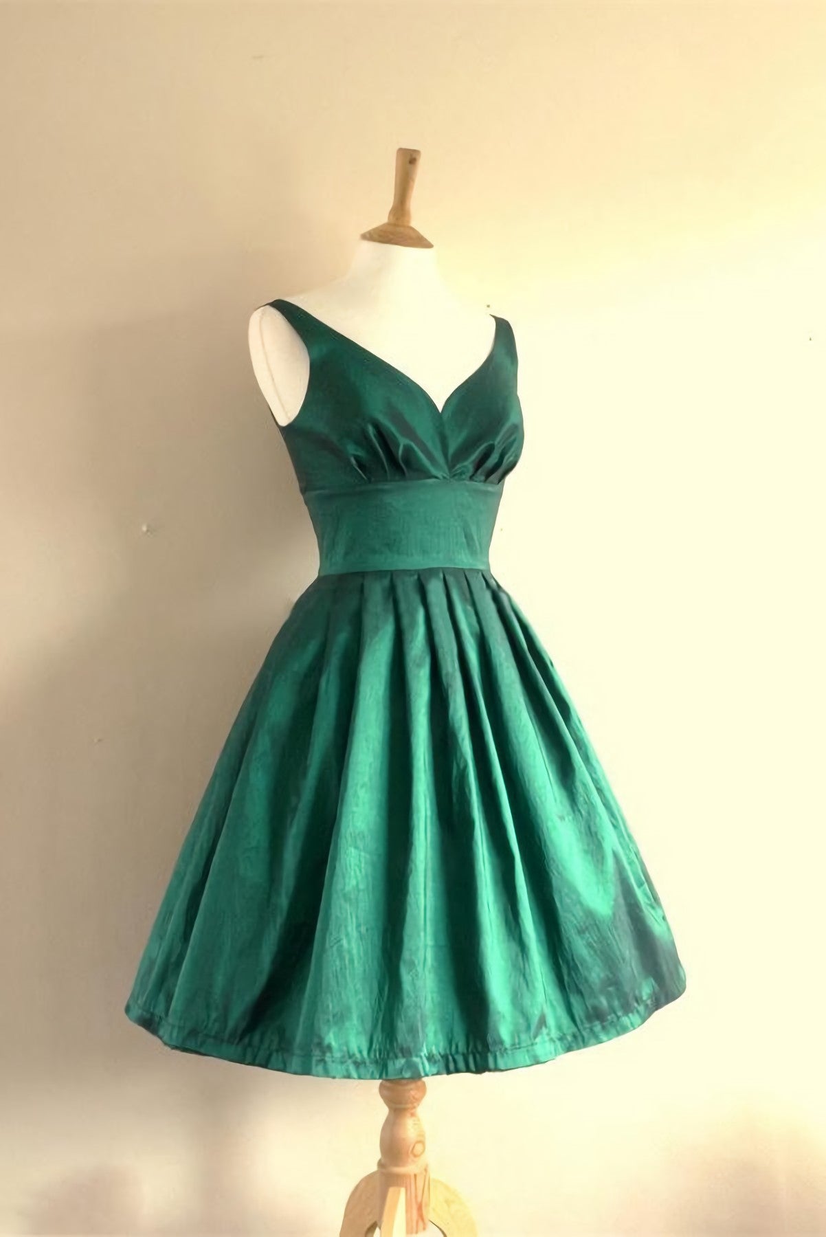 Bridesmaids Dress Chiffon, V Neck Green Short Handmade Charming Homecming Simple Homecoming Dresses