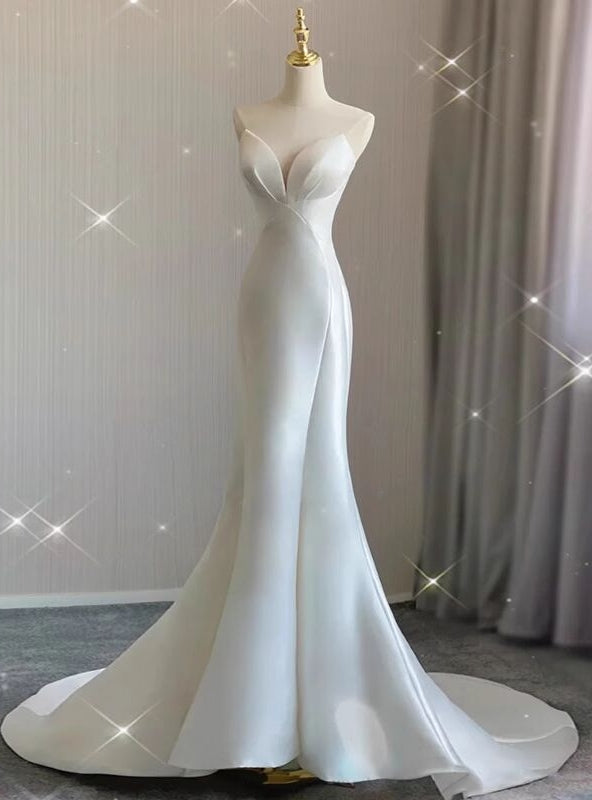 Sexy Mermaid White Satin Strapless Wedding Dress